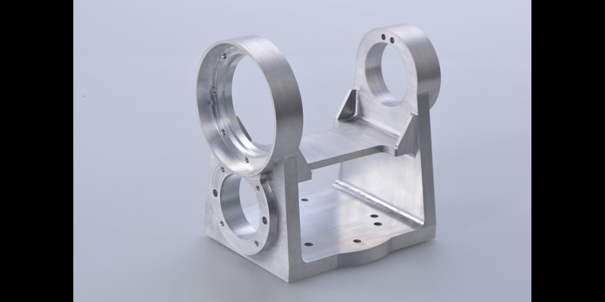 AL6061 CNC milled bearing housing with precision bore seats and counterbored bolt pattern — multi-axis machined in Ho Chi Minh City Vietnam by VNcontX