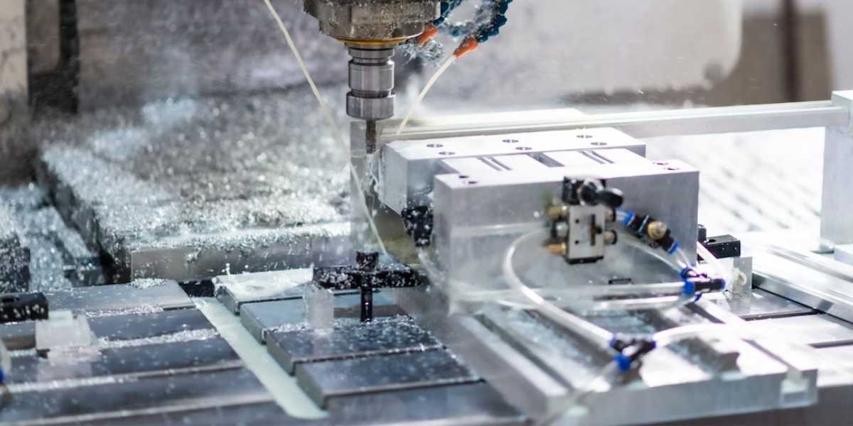 CNC milling machine with coolant — precision machining Vietnam | VNcontX