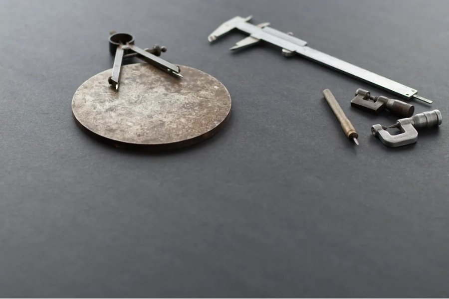 precision measuring tools caliper compass inspection machining Vietnam