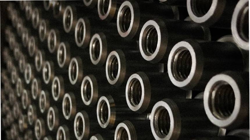 Batch precision CNC turned parts with threaded bores — high-volume titanium machining Vietnam, ±0.005mm tolerance, ISO 9001