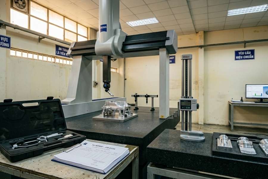 Zeiss CMM coordinate measuring machine precision inspection Vietnam manufacturing facility